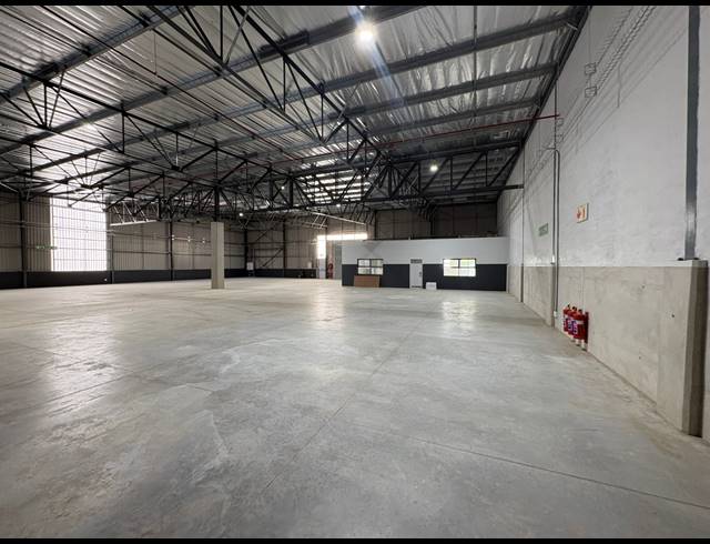 976M² WAREHOUSE TO LET IN ATLANTIC HILLS